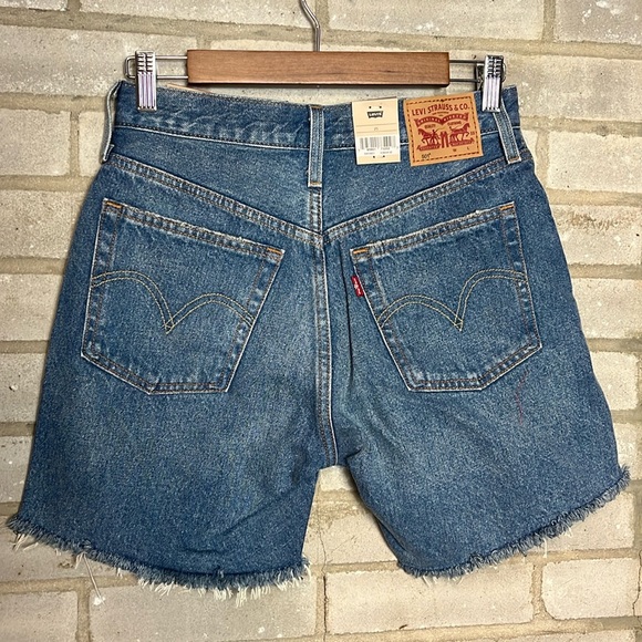 Levi’s 501 Distressed Shorts NWT - Picture 3 of 10